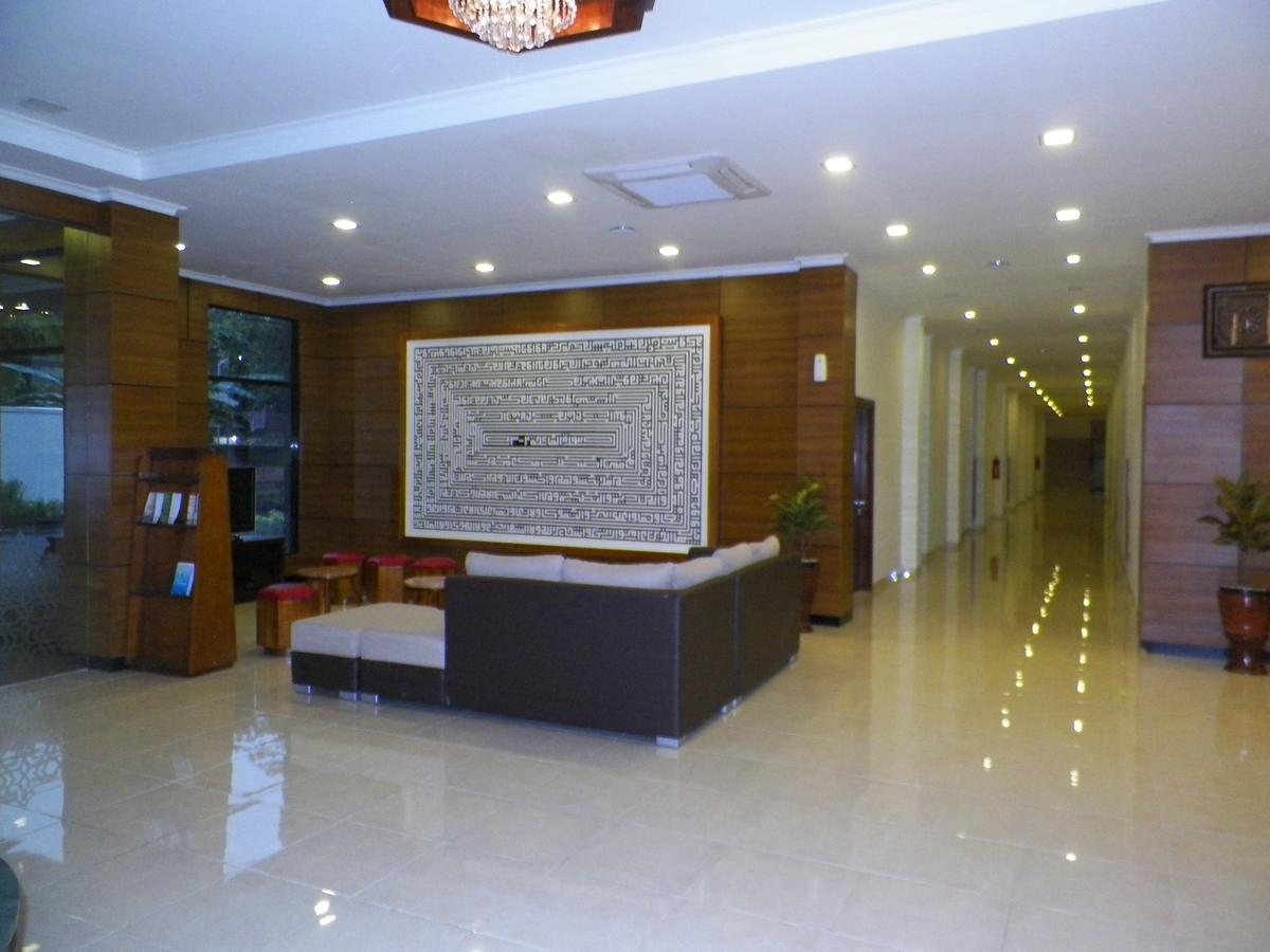 Multazam Hotel Solo Dış mekan fotoğraf