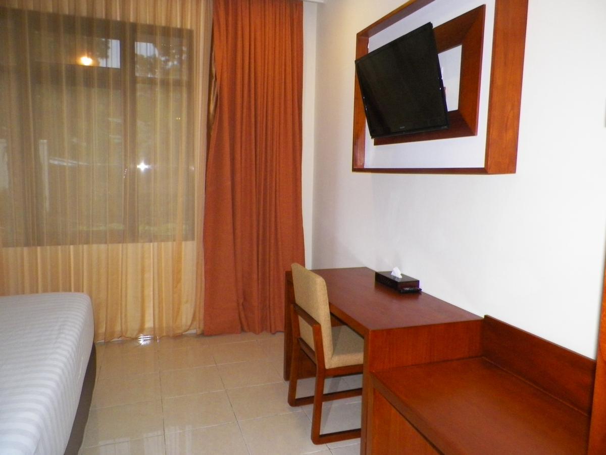 Multazam Hotel Solo Dış mekan fotoğraf